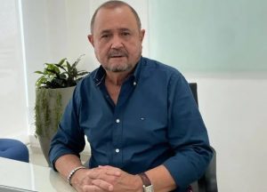Manuel-02-300x216